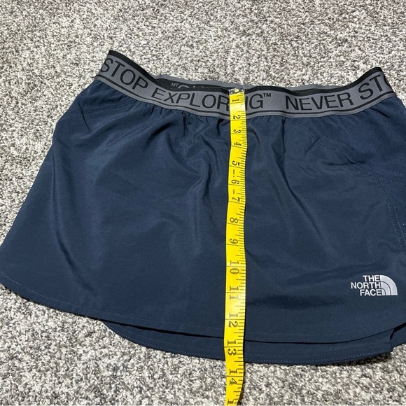 THE NORTH FACE NEVER STOP EXPLORING RUN ATHLETIC SKORT IN DARK NAVY SZ M - Picture 3 of 12